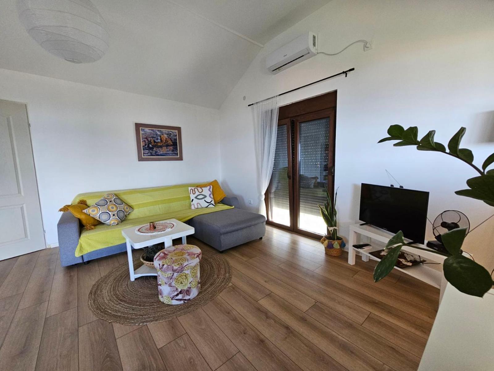 סמדרבו Apartman Snezana Jugovo מראה חיצוני תמונה